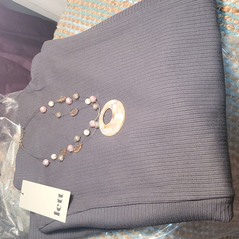 Lett Mock Neck Top - Picture 7 of 8